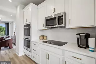 2111 Acadia Rd, Herndon, VA 20170 - Photo 5