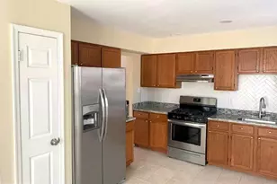 4216 Fox Lake Dr, Fairfax, VA 22033 - Photo 7