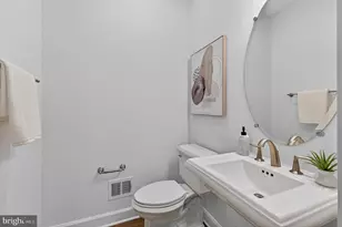 7920 Shreve Rd, Falls Church, VA 22043 - Photo 17