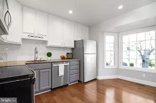 9533 Ashbridge Ct, Burke, VA 22015 - Photo 3