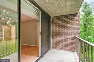 1422 Northgate Square, Reston, VA 20190 - Photo 5