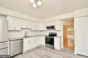 5225 Leeward Ln, Alexandria, VA 22315 - Photo 13