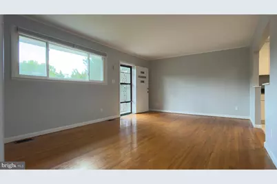 556 Orchard Street NW, Vienna, VA 22180 - Photo 3