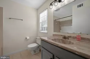 8610 Beekman Pl, Alexandria, VA 22309 - Photo 17