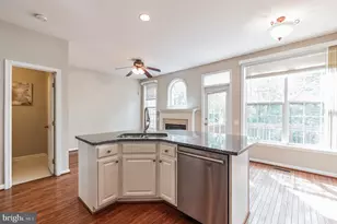 12876 Fair Valley Ct, Fairfax, VA 22033 - Photo 9