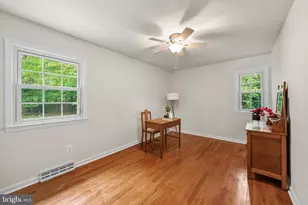 318 Lawyers Rd NW, Vienna, VA 22180 - Photo 15