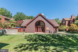 2811 Lee Oaks Ct, Falls Church, VA 22046 - Photo 9