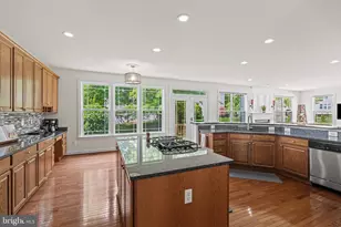 8717 Flowering Dogwood Ln, Lorton, VA 22079 - Photo 7
