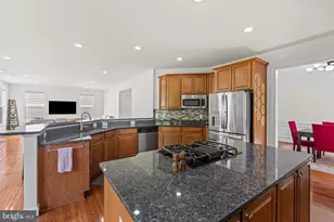 8717 Flowering Dogwood Ln, Lorton, VA 22079 - Photo 5
