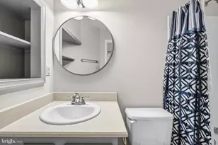11938 Sentinel Point Ct, Reston, VA 20191 - Photo 23