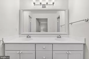 11938 Sentinel Point Ct, Reston, VA 20191 - Photo 17