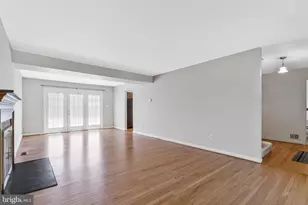 4613 Fillingame Dr, Chantilly, VA 20151 - Photo 3
