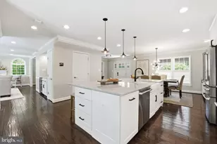 2638 Oakton Glen Dr, Vienna, VA 22181 - Photo 9