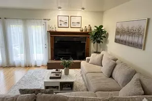 12500 Flatwood Cir, Fairfax, VA 22033 - Photo 5