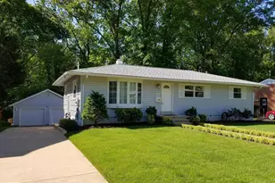 606 Kingsley Rd SW, Vienna, VA 22180 - Photo 3