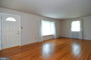 606 Kingsley Rd SW, Vienna, VA 22180 - Photo 5