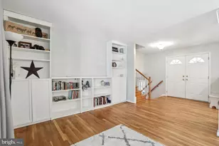 8806 Dianne Pl, Springfield, VA 22152 - Photo 3