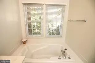 1392 Park Garden Ln, Reston, VA 20194 - Photo 25