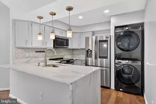 6009 Mersey Oaks Way, Alexandria, VA 22315 - Photo 11