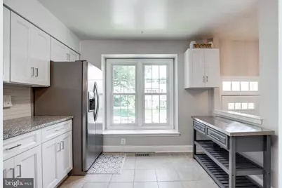 8657 Dellway Lane, Vienna, VA 22180 - Photo 7