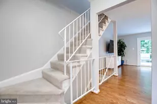 8657 Dellway Ln, Vienna, VA 22180 - Photo 11