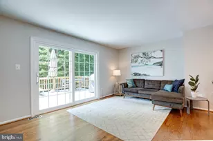 8657 Dellway Ln, Vienna, VA 22180 - Photo 15