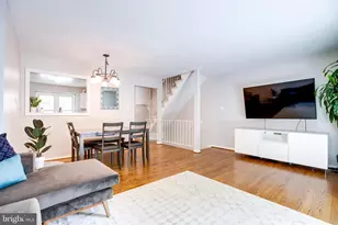 8657 Dellway Ln, Vienna, VA 22180 - Photo 17