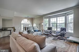 5736 Governors Pond Cir, Alexandria, VA 22310 - Photo 3