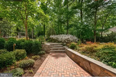 1210 Corbin Court, McLean, VA 22101 - Photo 9