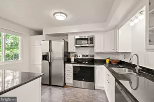 1694 Sierra Woods Ct, Reston, VA 20194 - Photo 15