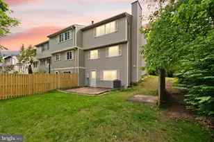 1694 Sierra Woods Ct, Reston, VA 20194 - Photo 3