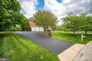 2939 Fox Mill Manor Dr, Oakton, VA 22124 - Photo 5