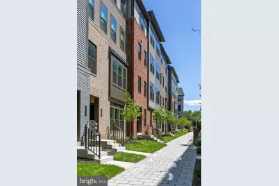 2328 Water Promenade Avenue, Herndon, VA 20171 - Photo 9