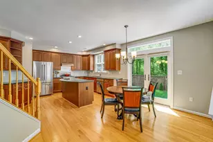 6758 Edge Cliff Dr, Alexandria, VA 22315 - Photo 15