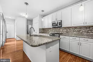 9123 Stonegarden Dr, Lorton, VA 22079 - Photo 11