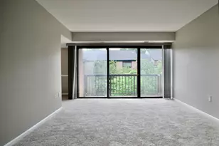 9707 Kings Crown Ct, Fairfax, VA 22031 - Photo 3
