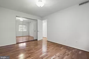 1631 Parkcrest Cir, Reston, VA 20190 - Photo 23