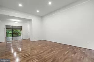 1631 Parkcrest Cir, Reston, VA 20190 - Photo 11