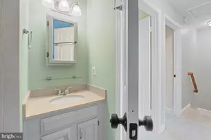 6804 Signature Cir, Alexandria, VA 22310 - Photo 21