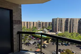 8360 Greensboro Dr, McLean, VA 22102 - Photo 3