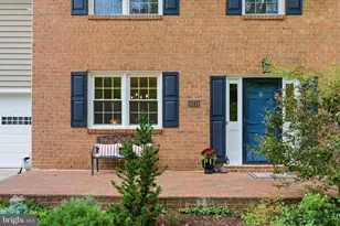 10174 Bessmer Ln, Fairfax, VA 22032 - Photo 3