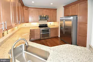 9425 Van Arsdale Dr, Vienna, VA 22181 - Photo 11