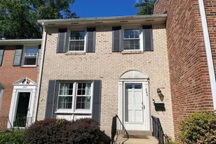 246 Commons Dr NW, Vienna, VA 22180 - Photo 1