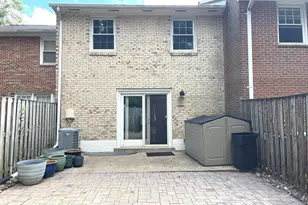 246 Commons Dr NW, Vienna, VA 22180 - Photo 17