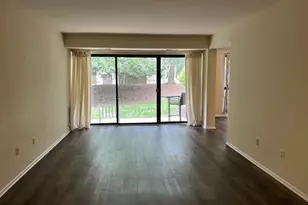 2044 Royal Fern Ct, Reston, VA 20191 - Photo 9
