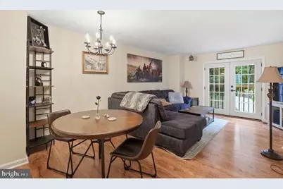 6320 Chimney Wood Court, Alexandria, VA 22306 - Photo 9