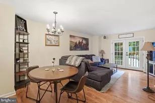 6320 Chimney Wood Ct, Alexandria, VA 22306 - Photo 9