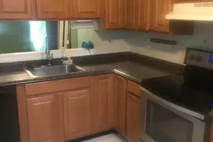 8424 Lazy Creek Ct, Springfield, VA 22153 - Photo 3