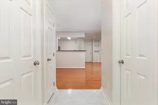 12241 Fairfield House Dr, Fairfax, VA 22033 - Photo 5