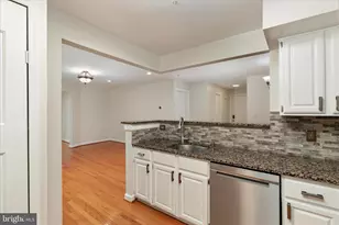 12241 Fairfield House Dr, Fairfax, VA 22033 - Photo 15
